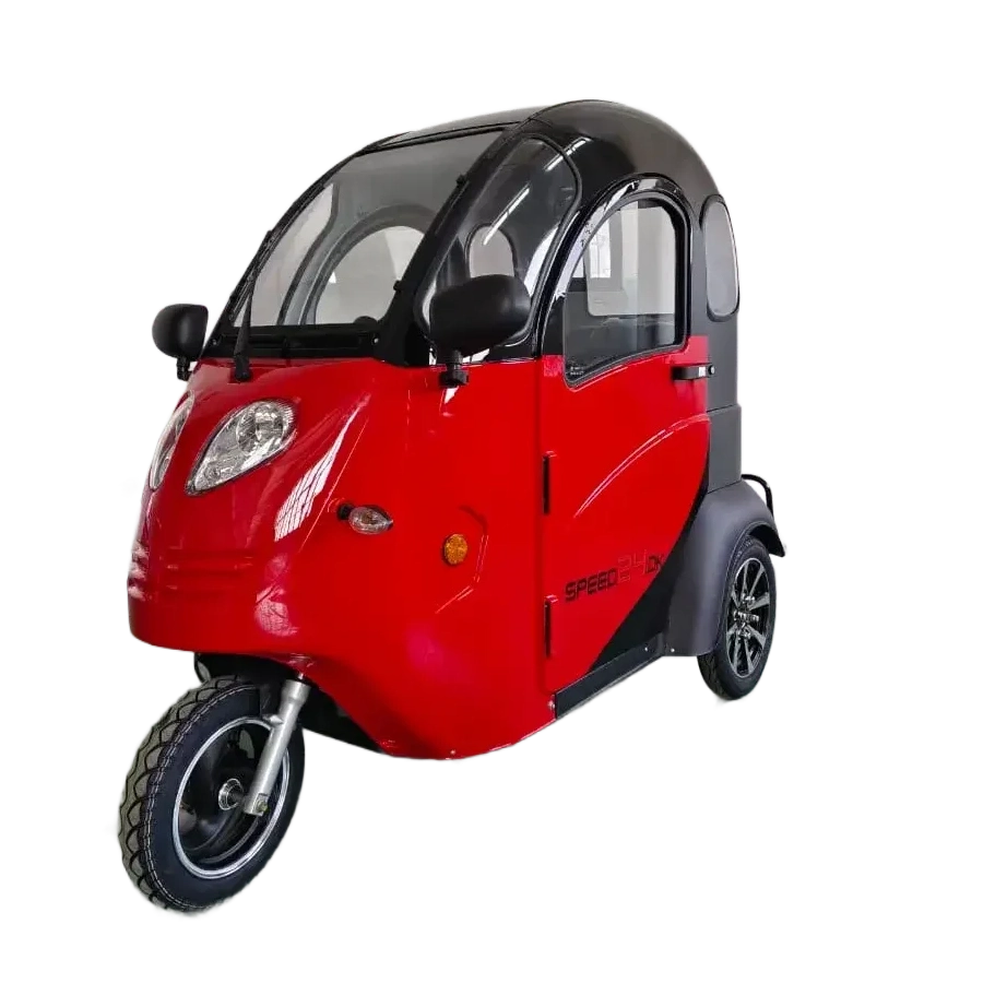 Rød og sort GreenCab kabinescooter med lukket kabine